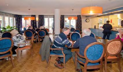 Elke bewoner heeft een ruim, eigen appartement en tegelijk zijn er voldoende mogelijkheden tot contact. Bijvoorbeeld in Marga s Grand Café Stegemanhof, dat tevens ontmoetingsruimte is.