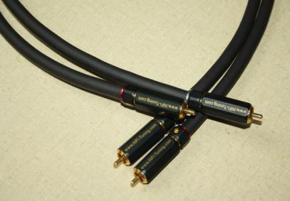1 meter lange uitvoering door Peacock Audio geupgrade met Furutech XLR connectoren.