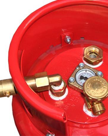Gasflessen en wisselreservoirs In een gasfles wordt gas onder druk opgeslagen. Gasflessen hebben geen overvulbeveiliging. Het is daarom niet toegestaan om gasflessen te vullen bij een LPG-installatie.