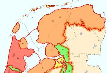 2 Basisgegevens 2.1 Overzichtskaart Alle beschouwde Groningse keringen liggen binnen dijkring 6 (het oranje gebied in de bovenste kleine kaart van Figuur 2.1).