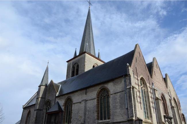 STAPPENPLAN In nauw overleg met het Centraal Kerkbestuur en de drie kerkfabrieken heeft de gemeente beslist om het Centrum voor Religieuze Kunst en Cultuur (CRKC) aan te stellen om haar te begeleiden