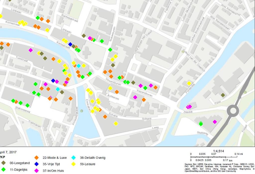 Kaart 5.3 Ligging detailhandelsaanbod kern Lemmer Bron: Locatus Online Het totale winkelvloeroppervlak in de detailhandel in de kern Lemmer (27.