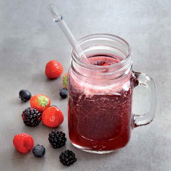 Very berry voor 4 normale of 2 grote glazen Weetje Aardbeien zijn rijk aan vitamine C. Van de populairste fruitsoorten in ons land komt de aardbei hiermee zelfs op de tweede plaats.