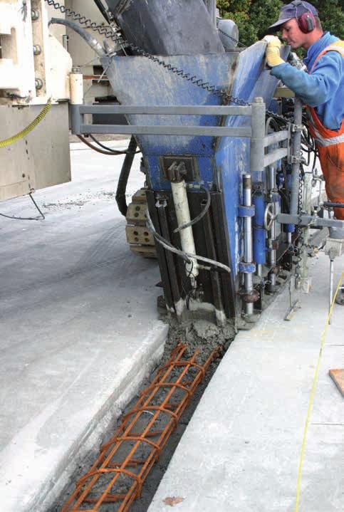 17 Rijbaanverharding De sterkteklasse van het beton voor de rijbaanverharding volgt uit de dimensioneringsberekening en de vereiste hoeveelheid wapening.