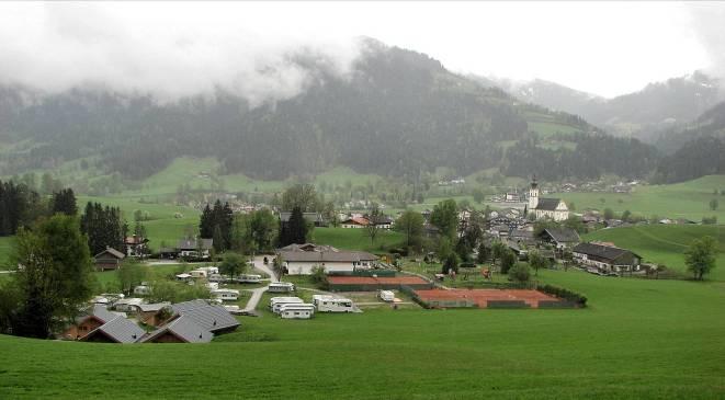 Donderdag 30 april Söll: Pölvenrunde 17 km Laagste punt: 580 m Hoogste punt: 937 m Totale stijging/daling: 670 m Weer: bewolkt, de eerste 2 uur regen Het regent weer als