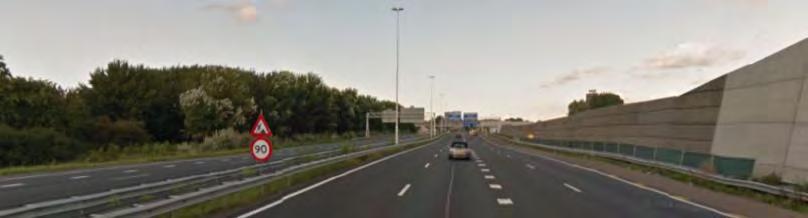 Afbeelding 3.5 Zuidelijke rijbaan A20 tussen Vlaardingen en Kethelplein (www.google.com) Tussen de verzorgingsplaats en het knooppunt Kethelplein is de A20 gelegen in bebouwd gebied.