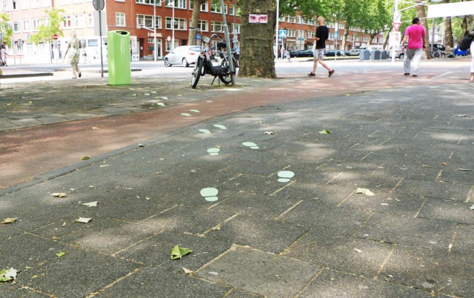 De groene voetstapjes in Rotterdam verleiden tot gebruik.