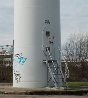 Detail plint 50Kv gebouw Voet van windmolen < 50Kv gebouw Hemweg sterk uiteenlopen. De hoogteligging van gebouwen en installaties is hierbij de kritische factor.