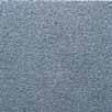 Deze tegel met een verzoet of gebouchardeerd oppervlak is gemaakt met granulaat van blauwe hardsteen. Niet te onderscheiden van massieve hardsteen maar wel beduidend goedkoper.