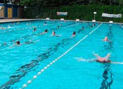 Voor de diploma s Zwemvaardigheid, Snorkelen, Zwemfun en persluchtduiken verzorgen wij één les per week van 30 minuten. Alle lessen vinden plaats in zwembad de Ganzewiel op dinsdag en donderdag.