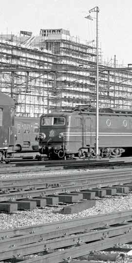 Loc 1152 heeft op 28 juni 1957 trein D 172, de Nord-West Express, aan de haak.