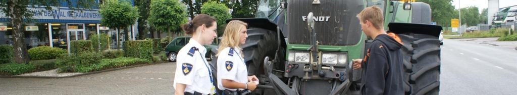 VERKEERSVEILIGHEID LANDBOUWVOERTUIGEN 1987-2012 2 Gegevens en begrippen Dit hoofdstuk begint met een korte omschrijving van basisbegrippen als verkeers(on)veiligheid en verkeersongevallen (paragraaf