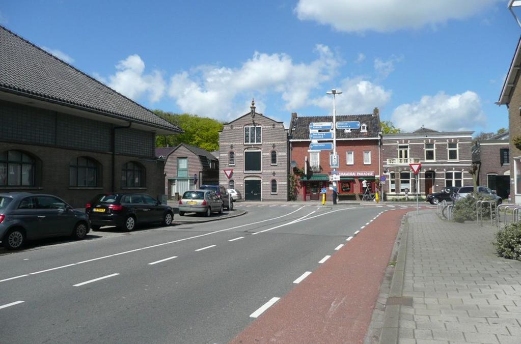 J. van Oldenbarneveltlaan 34 3445 AE Woerden Inleiding Maisonnettewoning - Wanneer u lopend of fietsend over de Johan van Oldenbarneveltlaan aankomt, parkeert u uw fiets voor het complex en loopt u