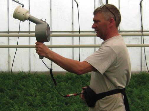 Figuur 3.2 Handblazer waarmee de roofmijten in het gewas werden verdeeld. Twee weken na de inzet van roofmijten zijn planten beoordeeld op aanwezigheid van roofmijten en spint.