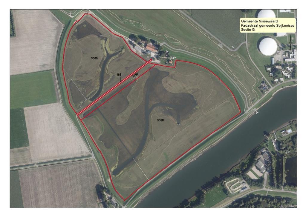 2. Omschrijving terrein Het betreft de percelen kadastraal bekend als Wolvenpolder te Spijkenisse, kadastraal bekend als gemeente Spijkenisse, sectie G, nummer 185 ter totale grootte van 0.22.