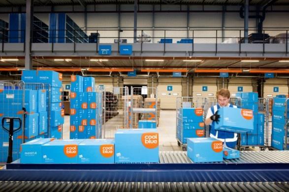 Specifieke kenmerken e-fulfillment centers Gebouwen Compacte gebouwen/mezzanines