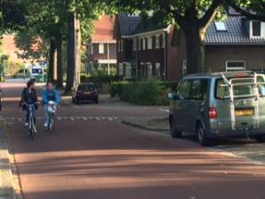 42 auto s Fietstunnel bij