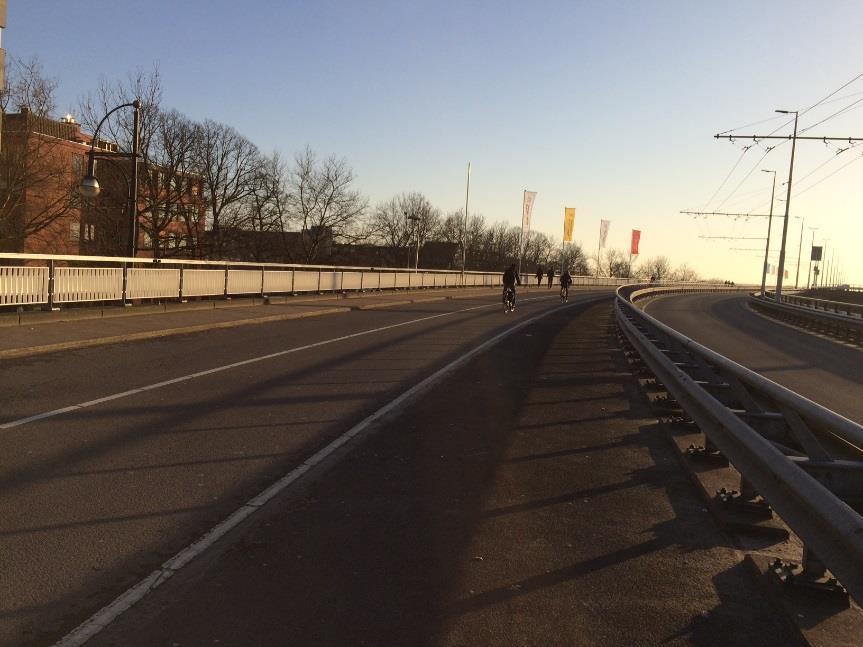 Fietsstrook bij Mandelabrug 23