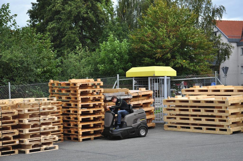 Technische gegevens en uitrusting KM 90/60 R G Adv Met volautomatisch en bijzonder doeltreffend Tact-filterreinigingssysteem Geïntegreerde homebase Uitwijkende zijbezem Technische gegevens EAN Code