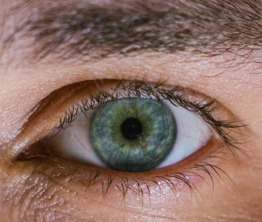 Behandeling Zelf reinigen van de ooglidrand Een ooglidontsteking is te verhelpen door zelf de ooglidranden en wimpers goed schoon te maken met behulp van onderstaand stappenplan: 1.
