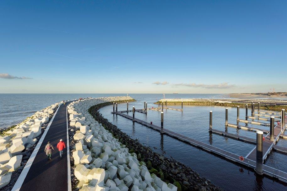 Met de kustversterking en de aanleg van een haven bij Cadzand-Bad werd de laatste zwakke schakel van de kust weer op orde gebracht.