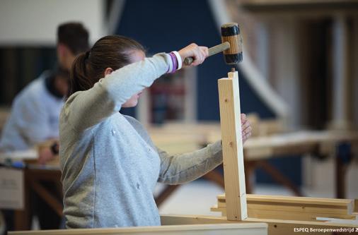 Vanaf je aanmelding tot het behalen van je mbo-diploma s regelt ESPEQ je gehele opleiding, je stageplek, je baan en natuurlijk de begeleiding tijdens je werk en opleiding.