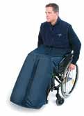 Schootkleed Een schootkleed biedt warmte en houdt de benen droog bij regen. Het wordt gebruikt door mensen die in een mobiliteitshulpmiddel zitten, zoals een scootmobiel of een (elektrische) rolstoel.