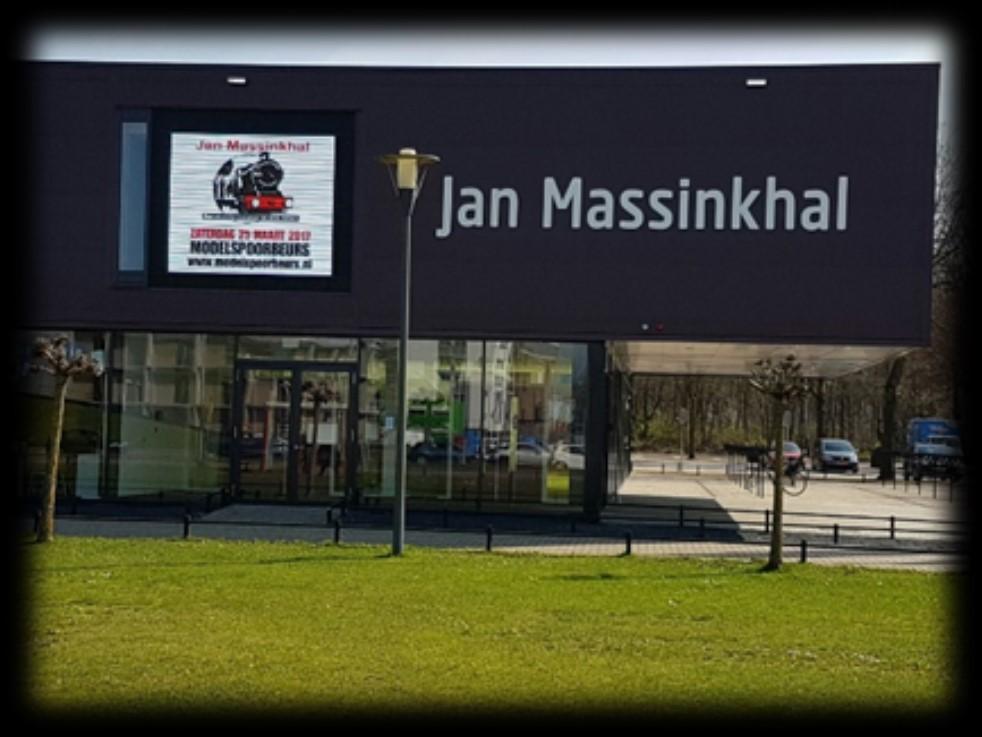 Vandaar dat de organisatie van de beurzen in Nijmegen naar een geschikte locatie ging zoeken. Zodoende kwam de Jan Massinkhal weer in beeld.