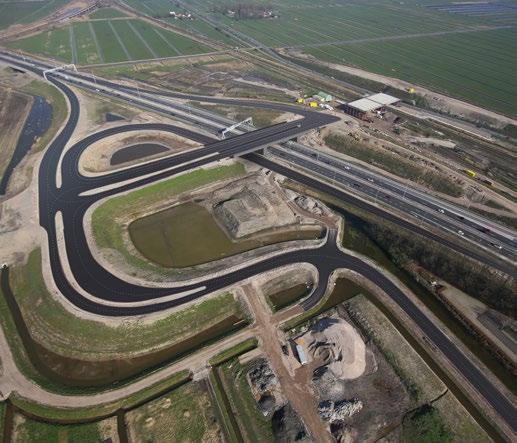 Diepste punt mei 2015 Tunnel onder spoor Aan de tunnel is lang gewerkt.