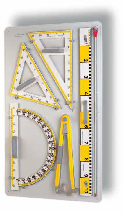 6105 65,00 g Bord met tekengerei II Inhoud: passer, lineaal, geodriehoek 80 graden,