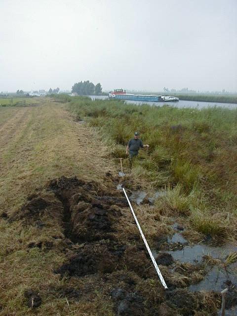 Met name meerkaden worden regelmatig blootgesteld aan golfbelasting door wind.