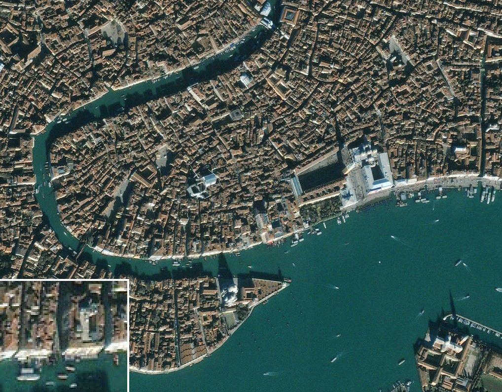 figuur 32 Een ikonos-beeld van Venetië met een resolutie van 1 meter (panchromatisch verscherpt kleurenbeeld) met linksonder een uitsnede driemaal vergroot.