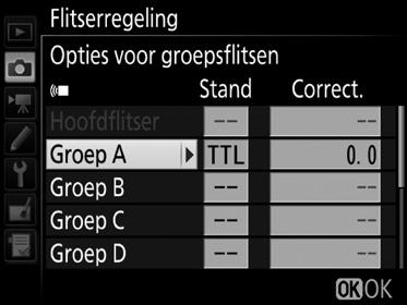 Druk op de draaibare multiselector 4 om de positie van de zoomkop te markeren, draai de draaibare multi-selector om de positie van de zoomkop te kiezen en druk dan op de OK knop (0B-6).