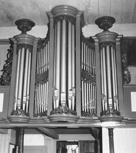 4 honorarium bedroeg het tienvoudige bedroeg van de kostprijs van een stoel bij het orgel en ging zelfs de prijs van een kachel bij het orgel te boven.