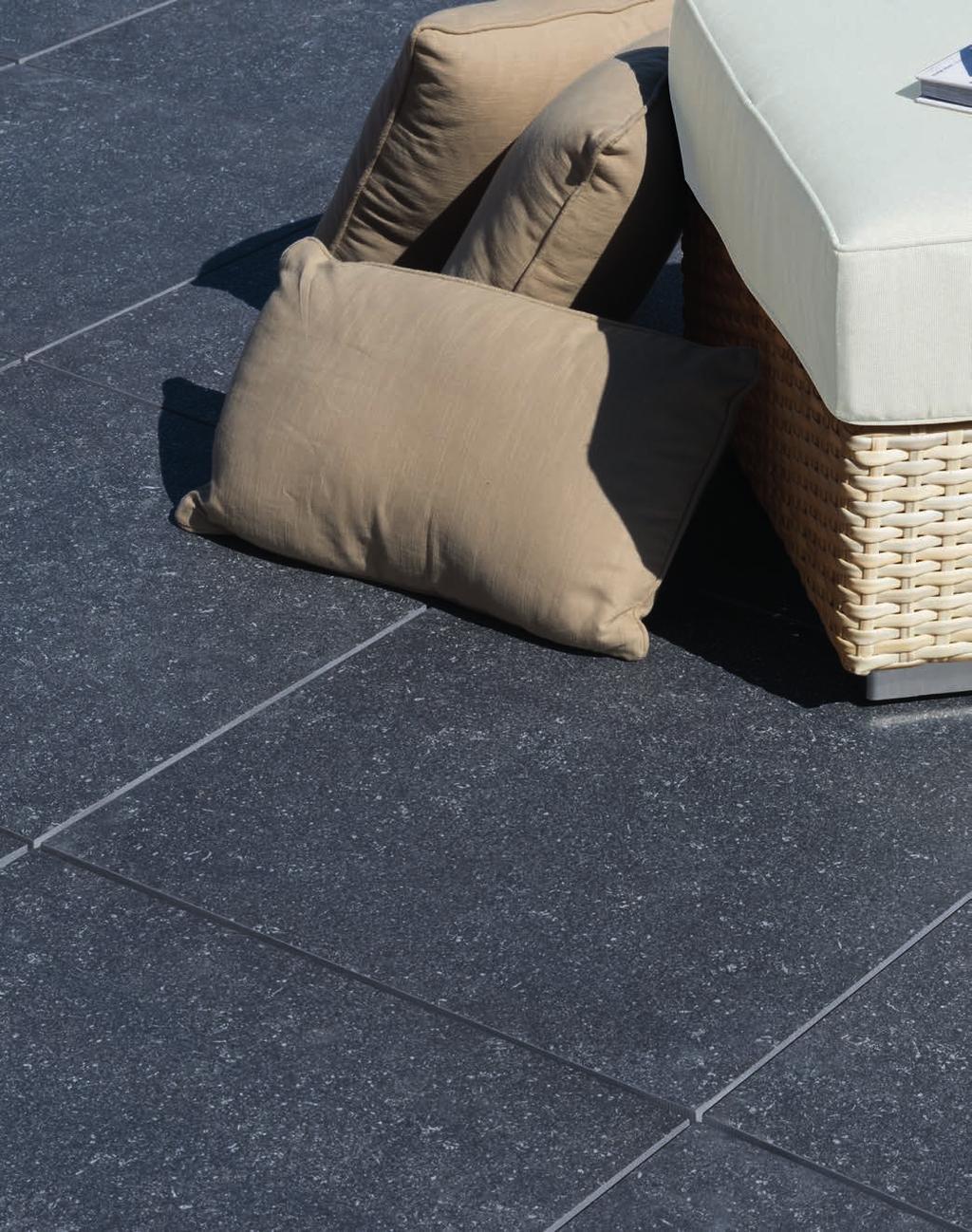 Robuust Hardsteen en graniet vormen de basis van deze keramische tegels.