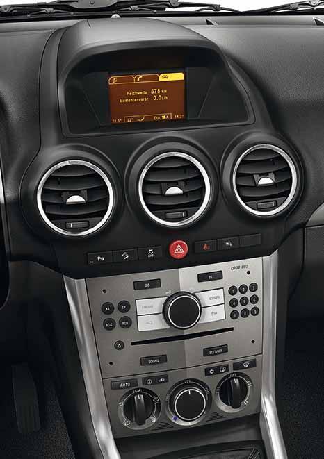 De handbediende airconditioning van de Opel Antara is voorzien van een luchtrecirculatiefunctie die het koelend vermogen snel opvoert.