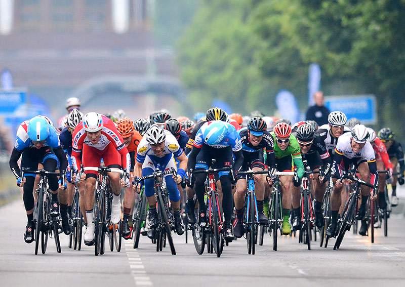 Michael Van Staeyen in de spurt (Foto TDWsport.com) Démare pakt twee ritten en eindzege 18 mei 2014 - Tour de Picardie (Fra., 2.