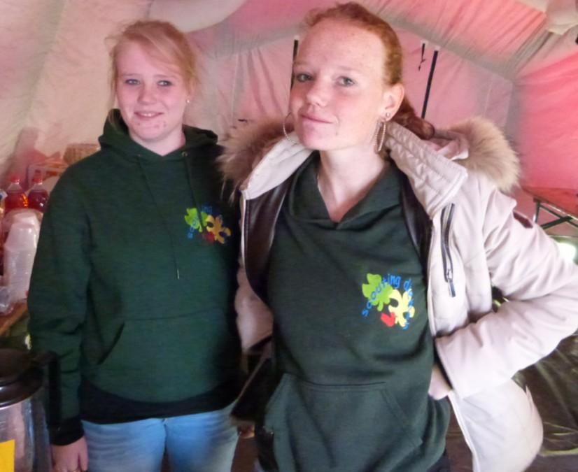 Scouting Familly Interview met een typische Scouting Diemen familie Danielle (l.) en Nathalie (r.) Akkerman lopen allebei al heel lang rond bij Scouting Diemen.