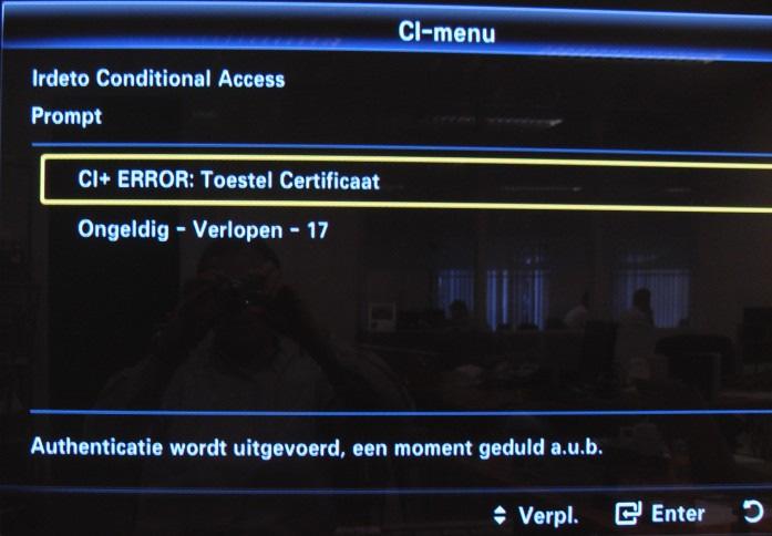 Installatie problemen: Als het volgende scherm na het plaatsen van de CAM module verschijnt heeft de CAM module tijdens installatie in de TV