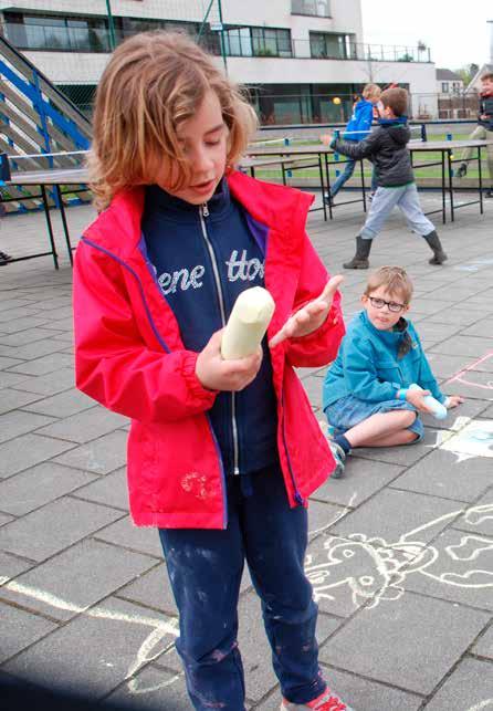 Buitenspeeldag Kom je met ons buiten spelen? Op woensdag 19 april is er voor de tiende keer Buitenspeeldag in heel Vlaanderen. We toveren het speelplein van Nieuwenhove om tot een kinderplaneet.
