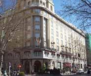 Hotel Palacio de San Martin Ligging: tegenover het prachtige klooster Descalzas Reales, op loopafstand van de Puerta del Sol, in een autovrije straat.