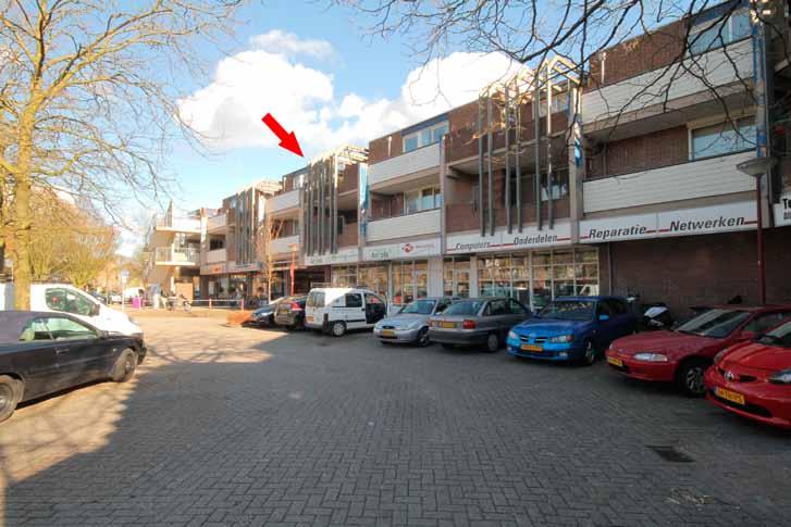In kleinschalig appartementencomplex boven winkelcentrum De Gaarde ligt dit 2-kamer-hoekappartement met balkon op het zuiden.