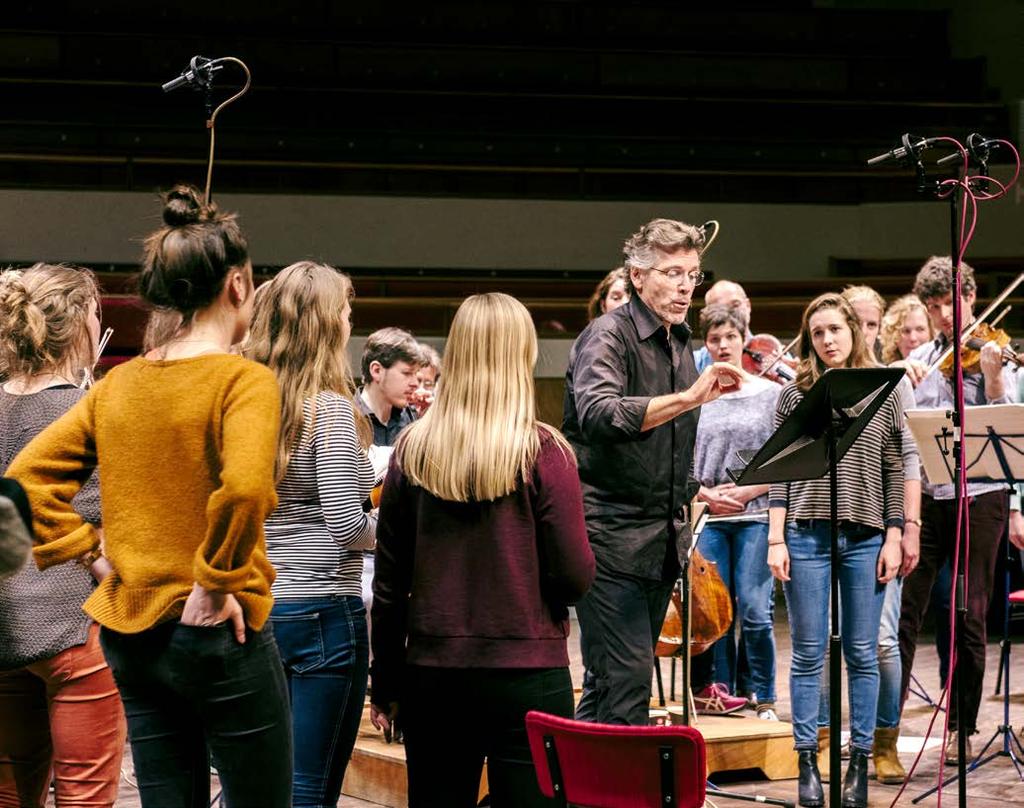 Op het programma stonden twee werken van Brahms: het Strijkkwintet opus 111 in een versie voor strijkorkest en de melancholische liedcyclus Vier ernste Gesänge in een bewerking van David Matthews.