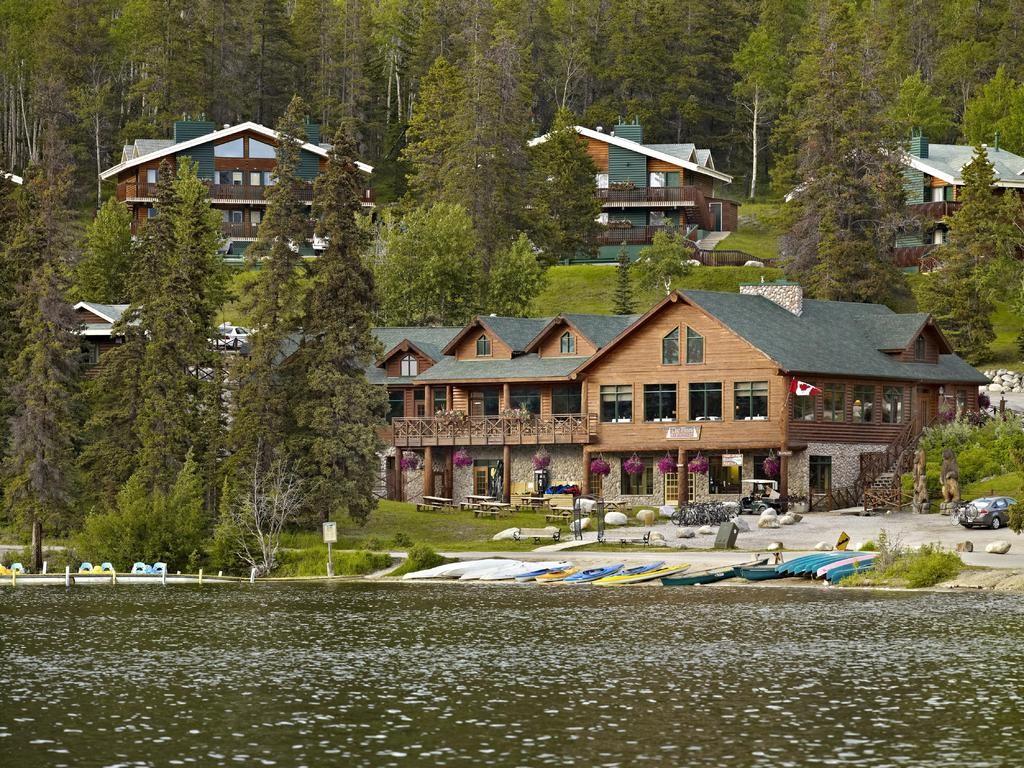 6 4 & 5 Piramid Lake Resort Jasper Dit resort ligt in het Nationaal Park Jasper in de