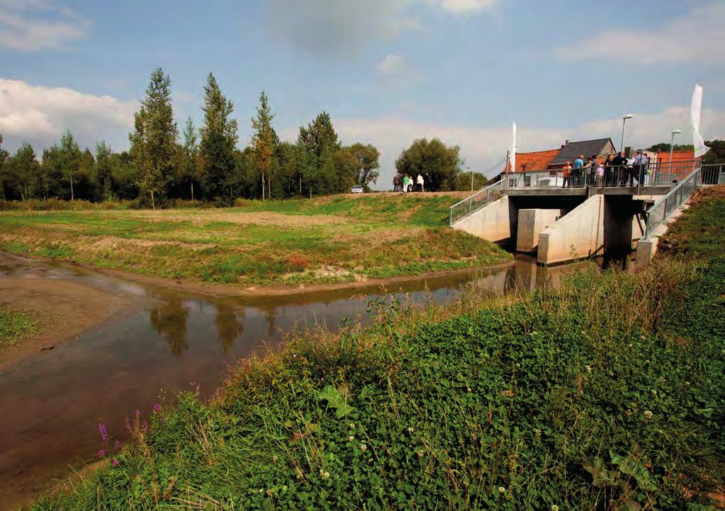 MILIEU Milieurapport Vlaanderen VERSNIPPERING Bodemkwaliteit Horizonscanning MEGATRENDS KLIMAATVERANDERING De VMM stelt het Milieurapport Vlaanderen (MIRA) op met betrouwbare en actuele informatie