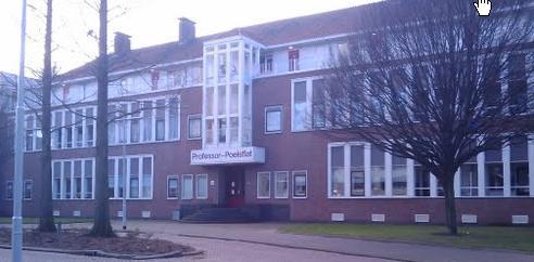 Steur Professor Poelsflat anno 2016 Tegenwoordig is het een bejaardenhuis.