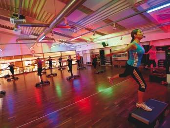 15 tot 16.15 uur FITNESS EN ZUMBA VALKENCOURT Zumba is een combinatie van fitness- en dansbewegingen op swingende en opzwepende Latijns-Amerikaanse muziek. Zumba is niet moeilijk.