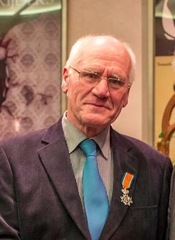 KONINKLIJKE ONDERSCHEIDING PIET VAN DEN BOOGAERT (72) uit Someren ontving op zaterdag 10 december de koninklijke onderscheiding Lid in de Orde van Oranje-Nassau.