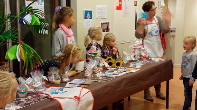 Kinderdagverblijf de peuters van Ieniemienie muziekles, afgestemd op het taalstimuleringsprogramma Piramide.