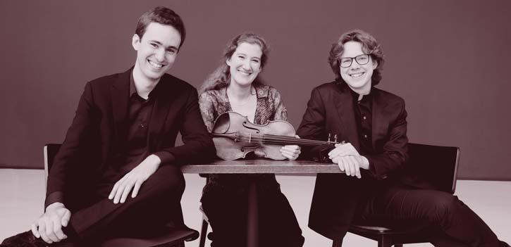 uitvoerenden 8 Van Baerle Trio Het Van Baerle Trio is in 2004 opgericht door pianist Hannes Minnaar, violiste Maria Milstein en cellist Gideon den Herder.